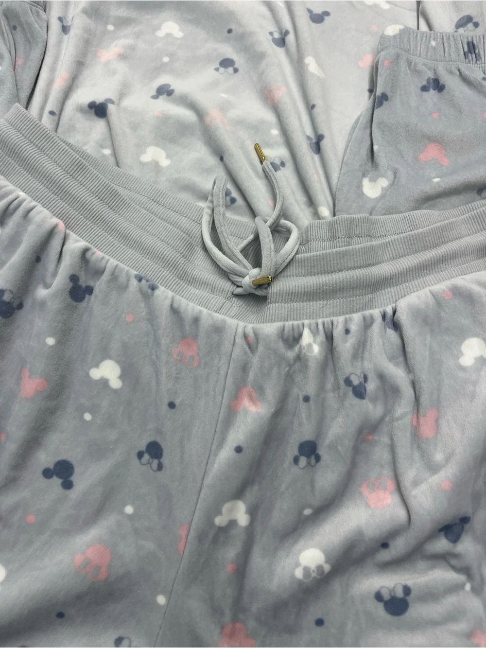 Disney Light Gray Mickey Head Print Long Sleeve Pajama Set Women’s Size XL